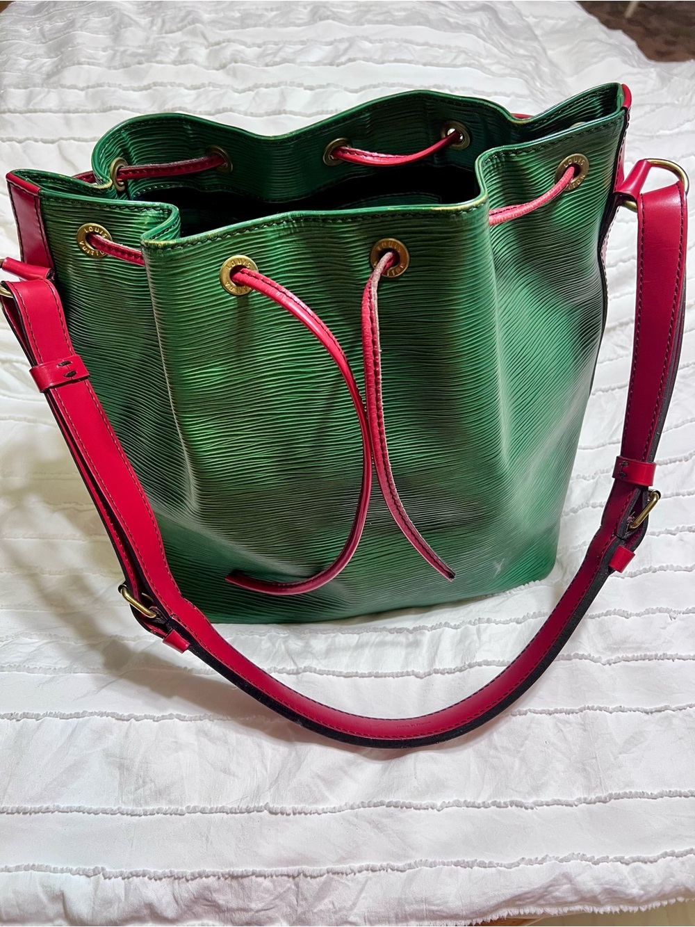 Louis Vuitton Borneo Green and Red Epi Leather Drawstring Bucket Bag NOE PETIT